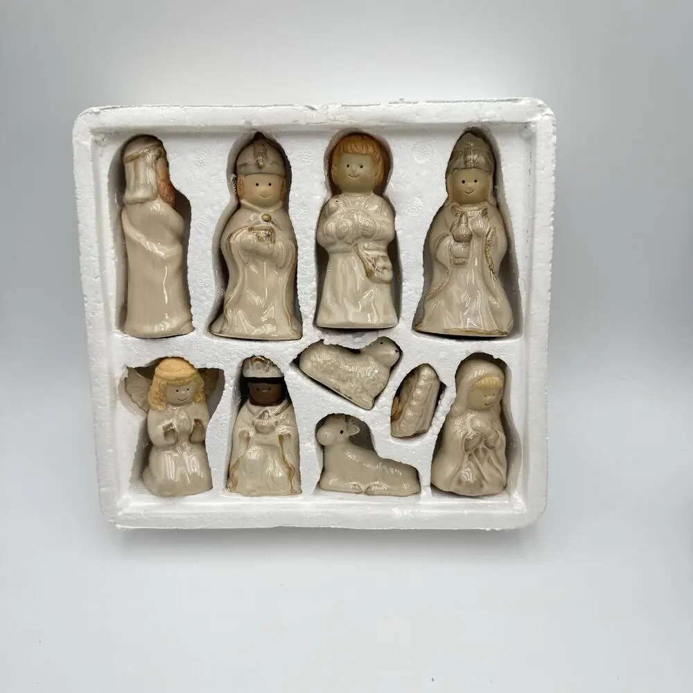 Nativity Scene Glazed Ceramic 10 Piece Set NO Wooden Base Kirklands VGC‎ Vintage